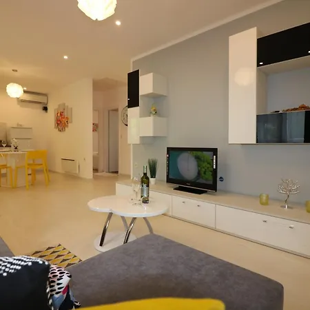 Σπίτι διακοπών Melisa 7 *