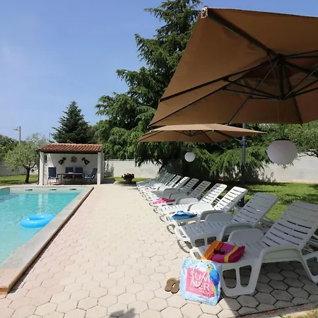 Nyaraló Melisa 7 *